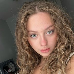 Meet your Posher, Carleigh